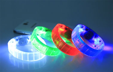 Kustom Anak Toy LED Berkedip Gelang Blister Card / Cahaya In The Dark gelang