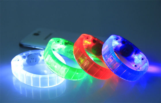 Kustom Anak Toy LED Berkedip Gelang Blister Card / Cahaya In The Dark gelang