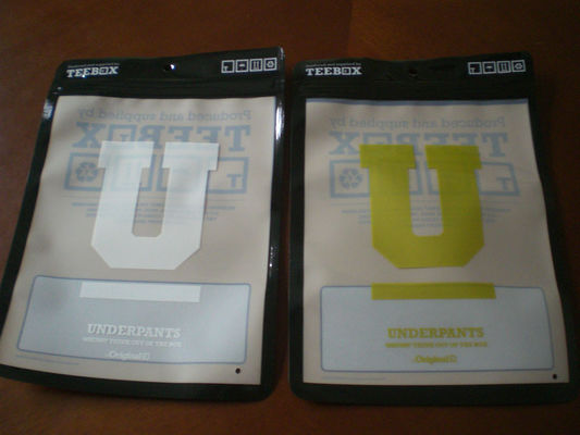 PA / PE Custom cetak Zip Lock Pouch Underwear Kemasan Tas dengan menggantung Lubang