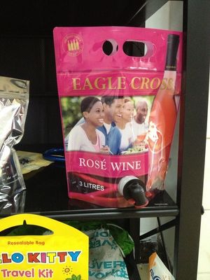 Disesuaikan Red Printed Stand Up Pouch Dengan Spout Kemasan Leak Proof